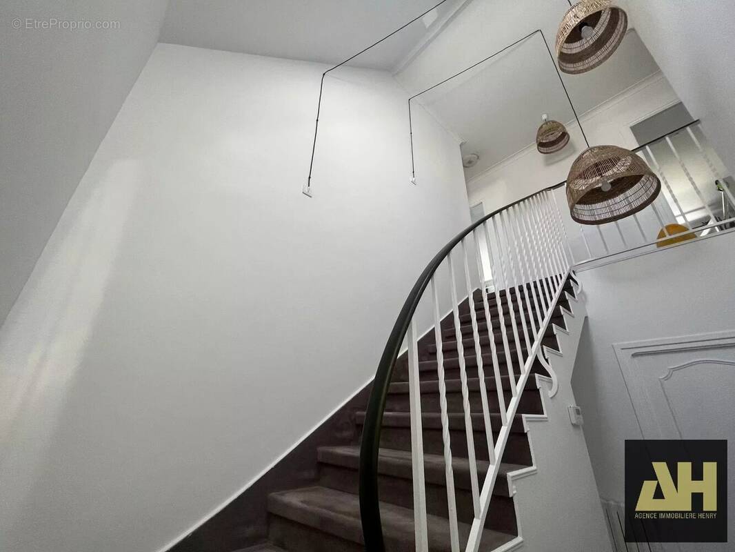 Maison à LE RELECQ-KERHUON