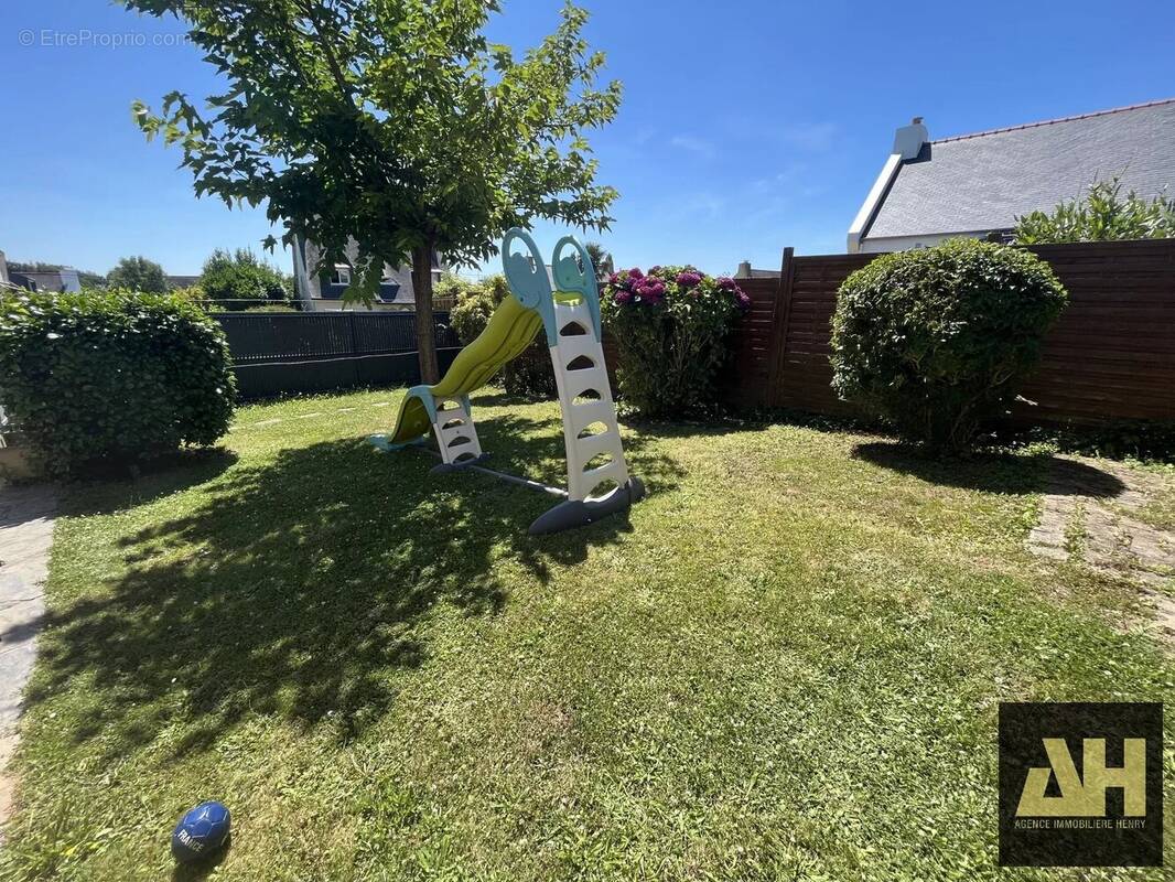 Maison à LE RELECQ-KERHUON