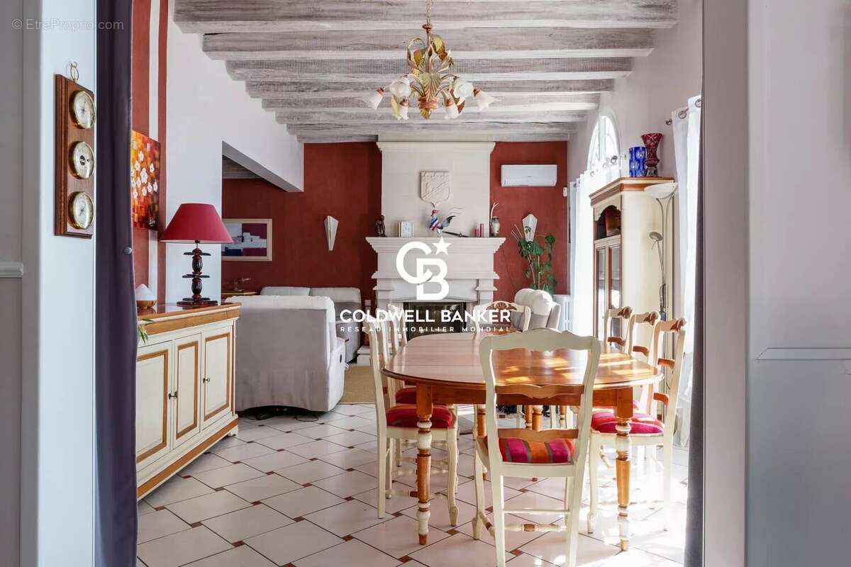 Maison à CHARENTILLY