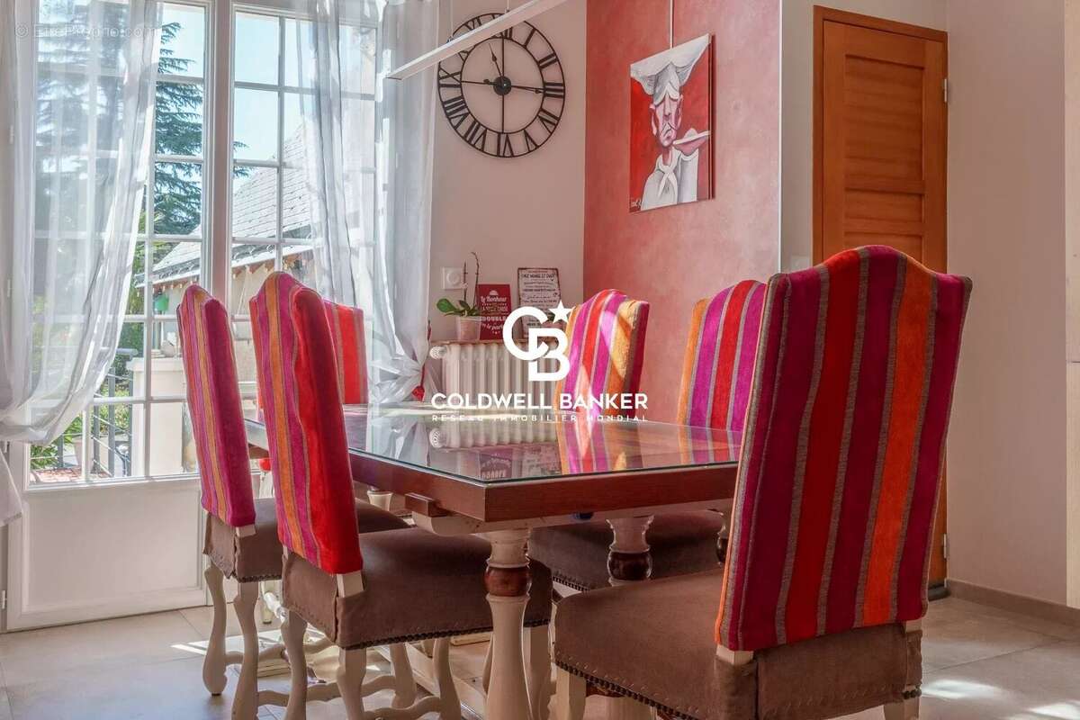 Maison à CHARENTILLY