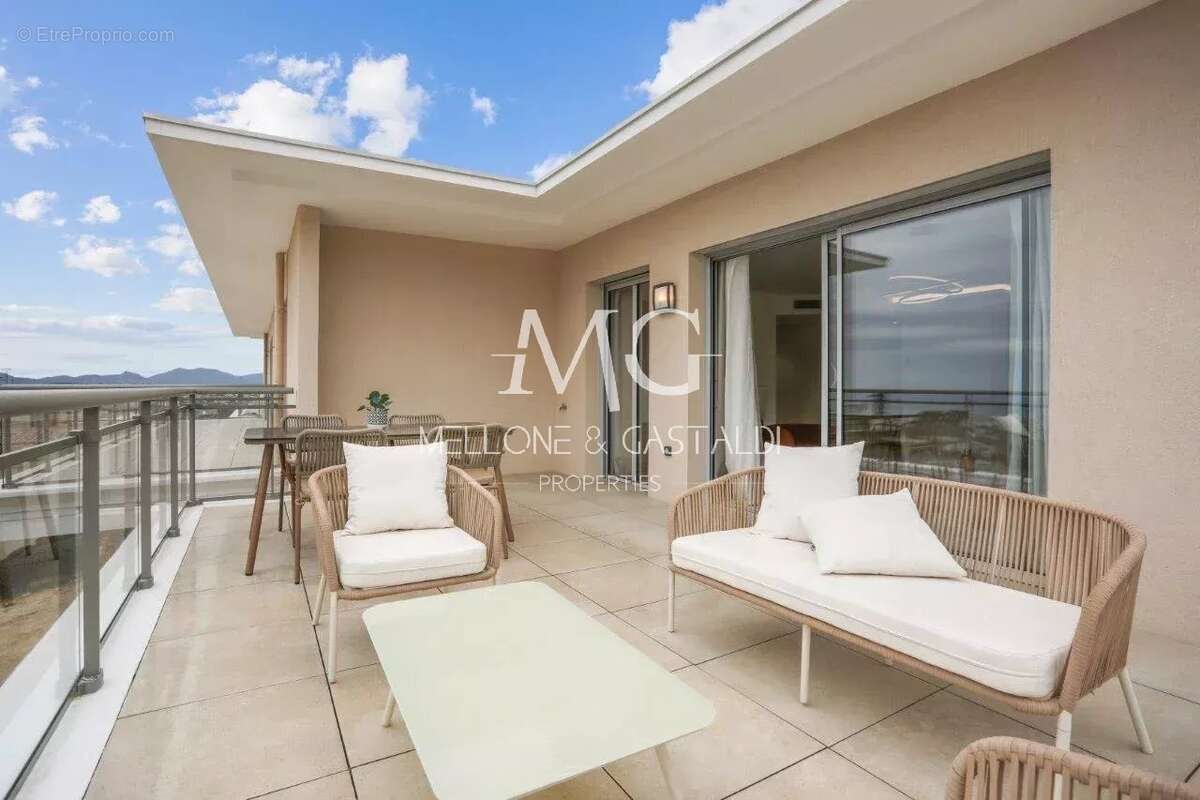 Appartement à LE CANNET