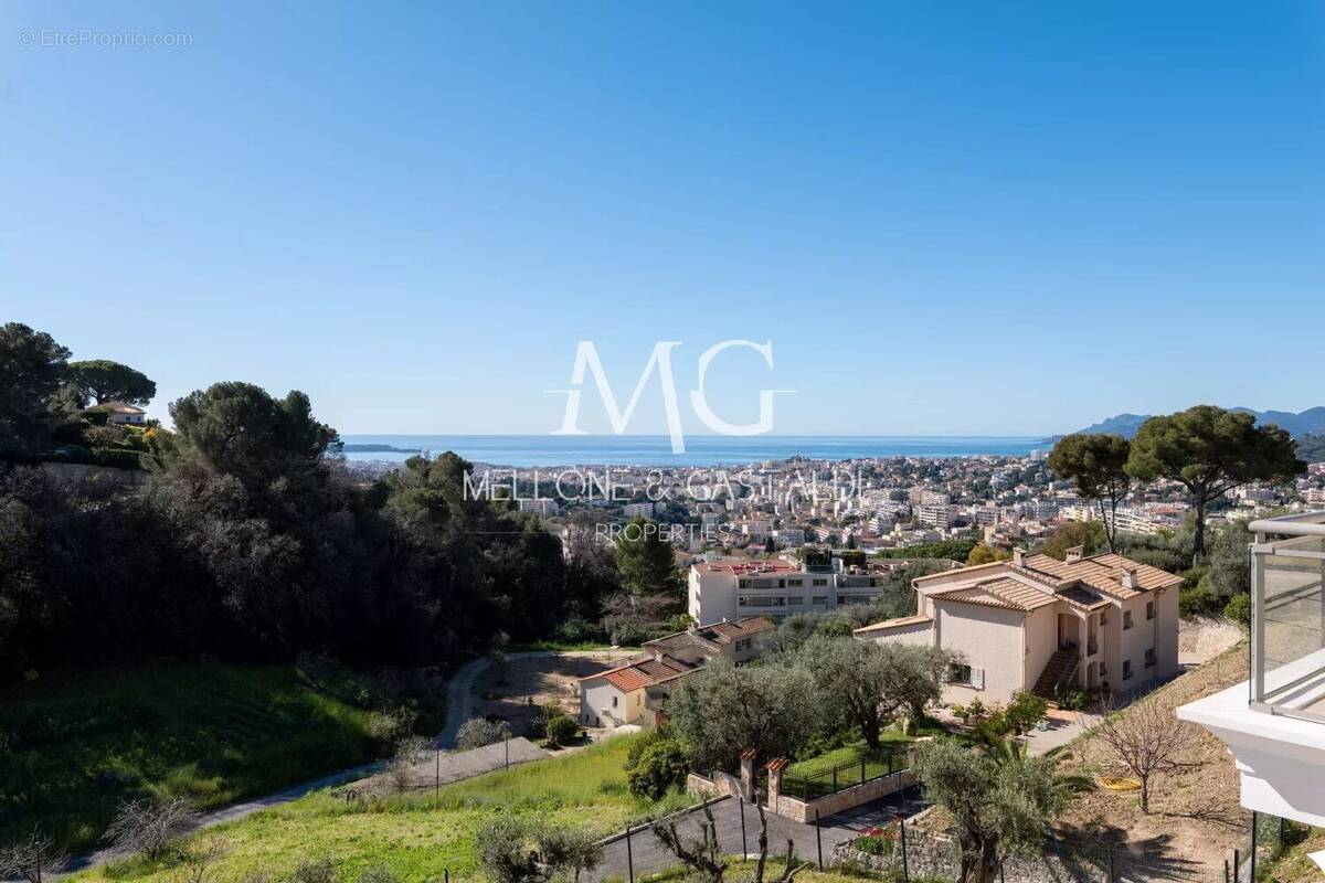 Appartement à LE CANNET