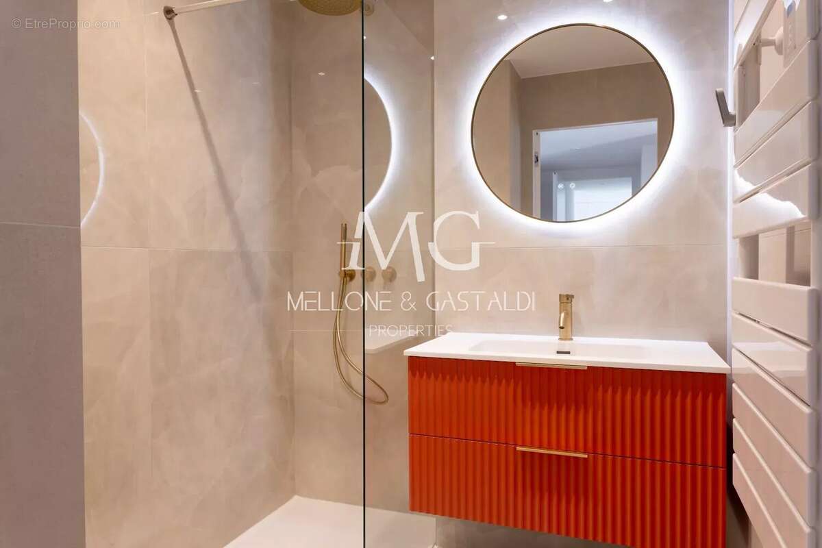 Appartement à LE CANNET