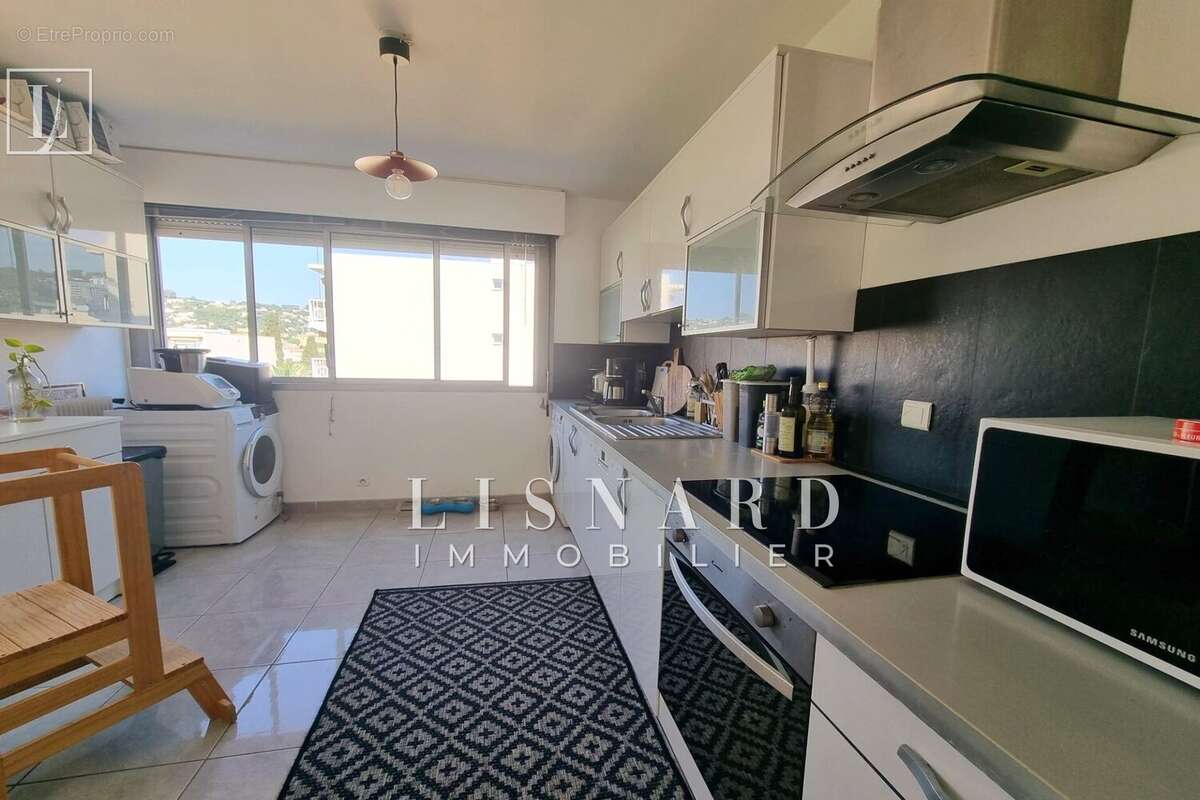 Appartement à VALLAURIS