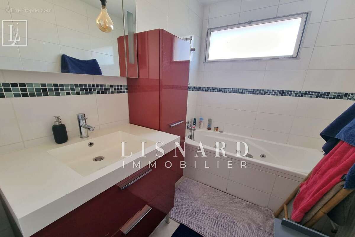 Appartement à VALLAURIS