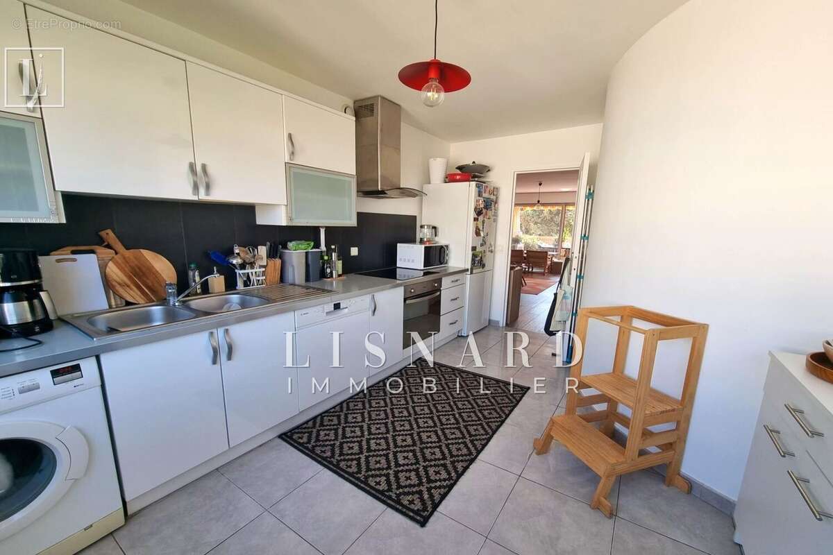 Appartement à VALLAURIS