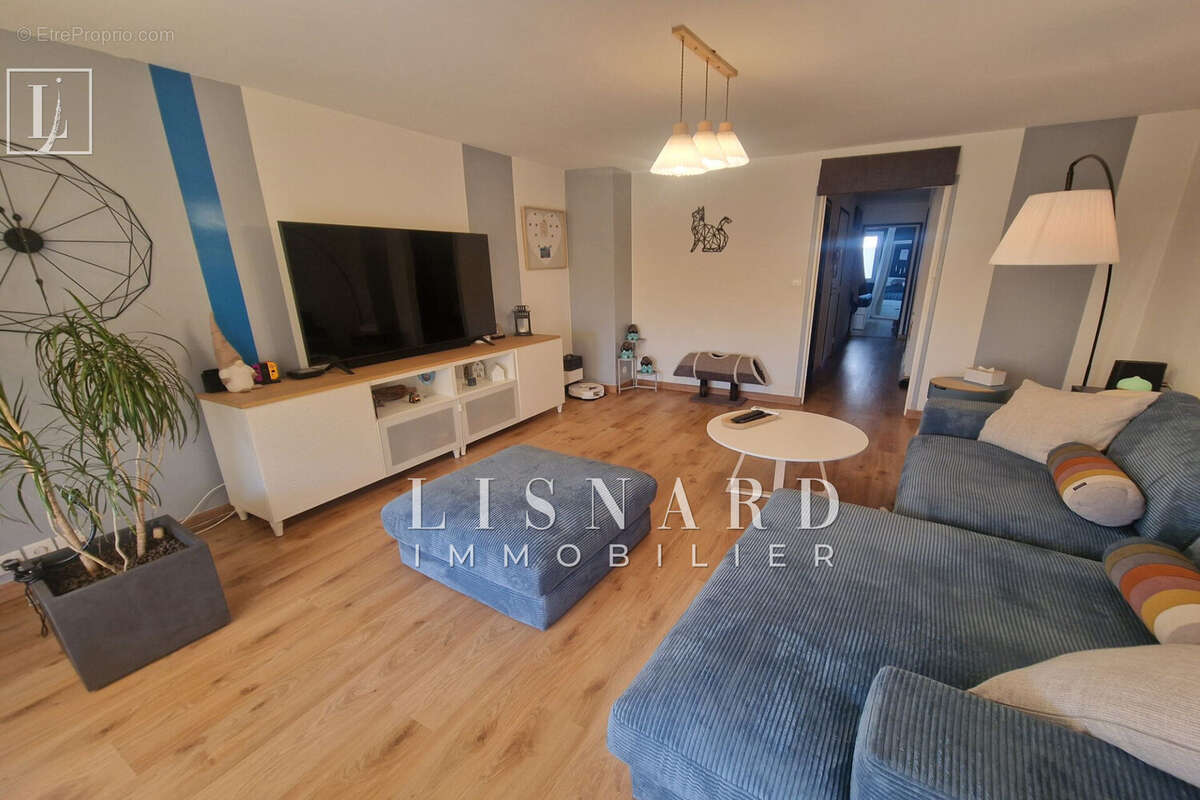 Appartement à VALLAURIS