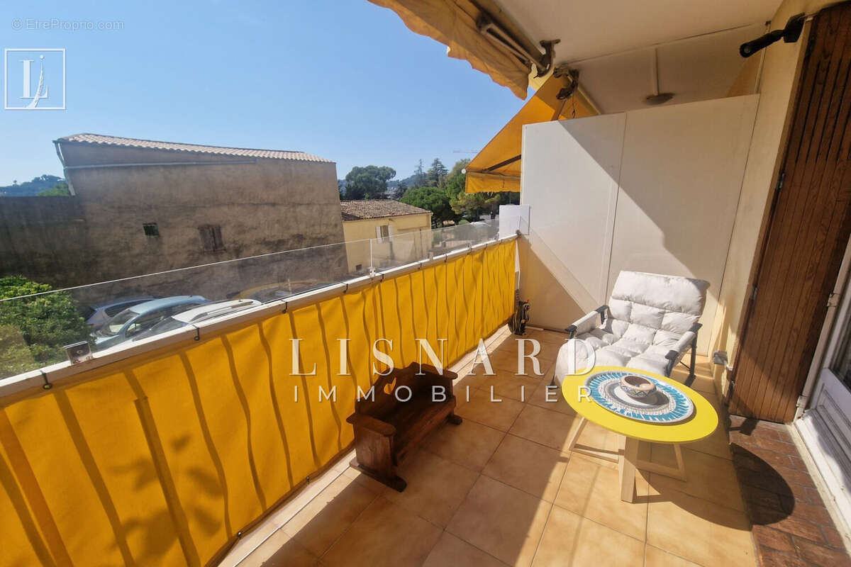 Appartement à VALLAURIS