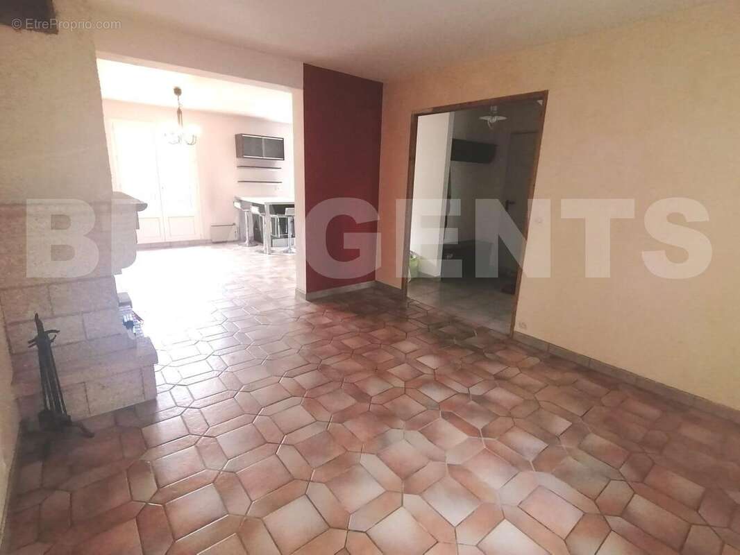 IMG-20250804-WA0005 - Maison à LIZY-SUR-OURCQ