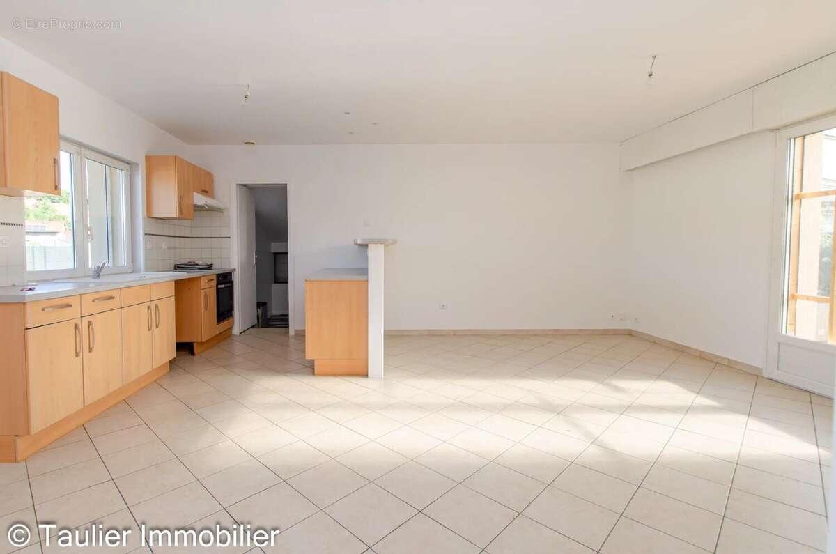 Maison à SAINT-SAUVEUR