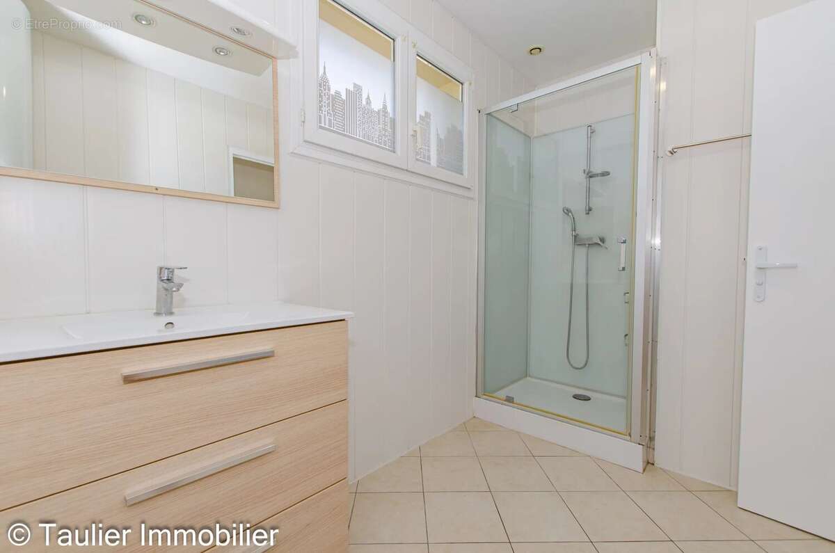 Maison à SAINT-SAUVEUR