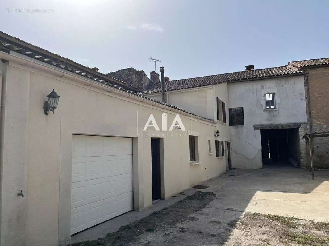 Maison à MAINE-DE-BOIXE