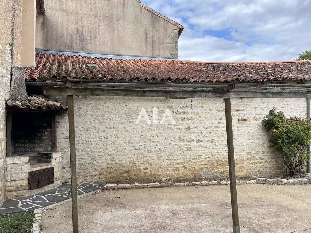 Maison à MAINE-DE-BOIXE