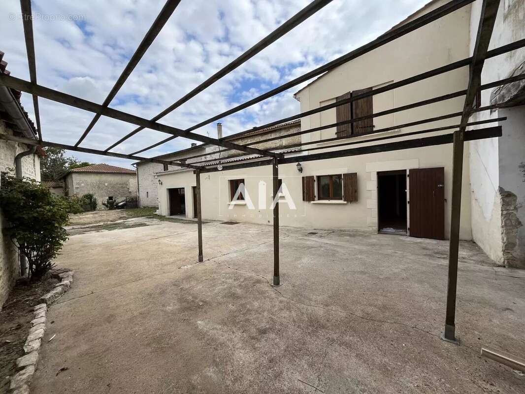 Maison à MAINE-DE-BOIXE