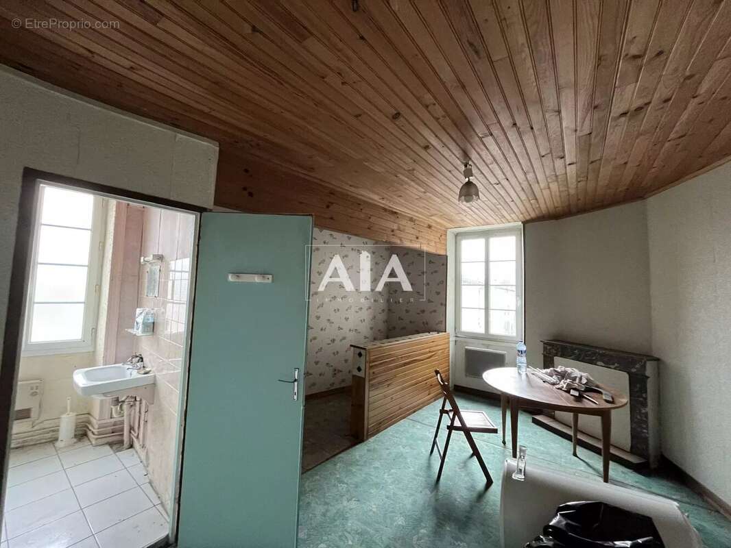Appartement à MONTIGNAC-CHARENTE