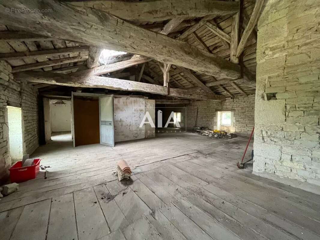 Maison à SAINT-AMANT-DE-BOIXE