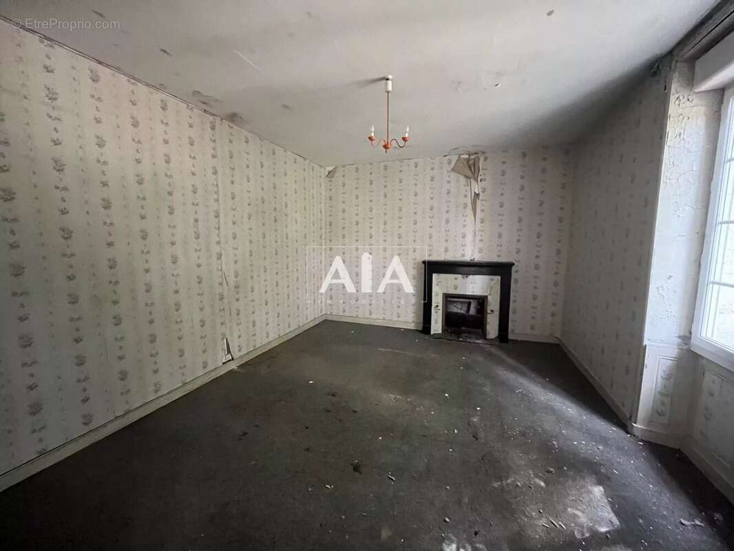 Maison à SAINT-AMANT-DE-BOIXE