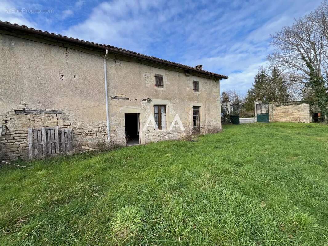 Maison à SAINT-AMANT-DE-BOIXE