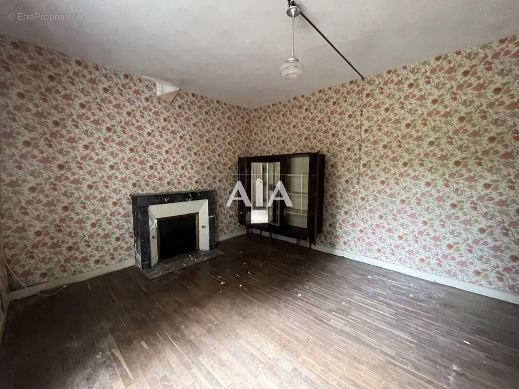 Maison à SAINT-AMANT-DE-BOIXE