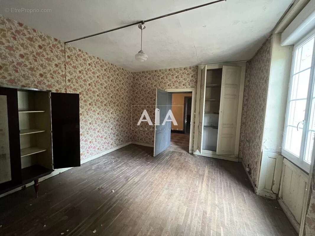 Maison à SAINT-AMANT-DE-BOIXE