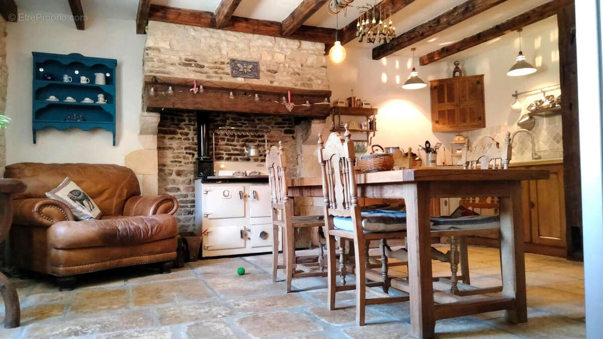 CUISINE - Maison à SAUZE-VAUSSAIS