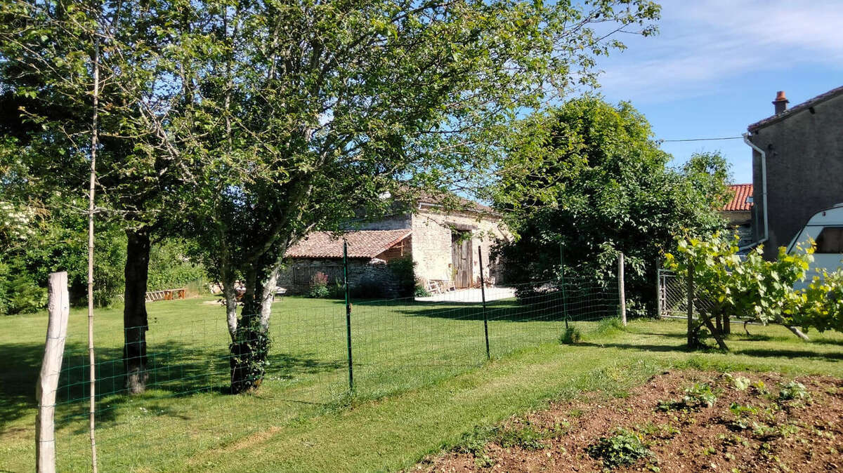 OVERVIEW - Maison à SAUZE-VAUSSAIS