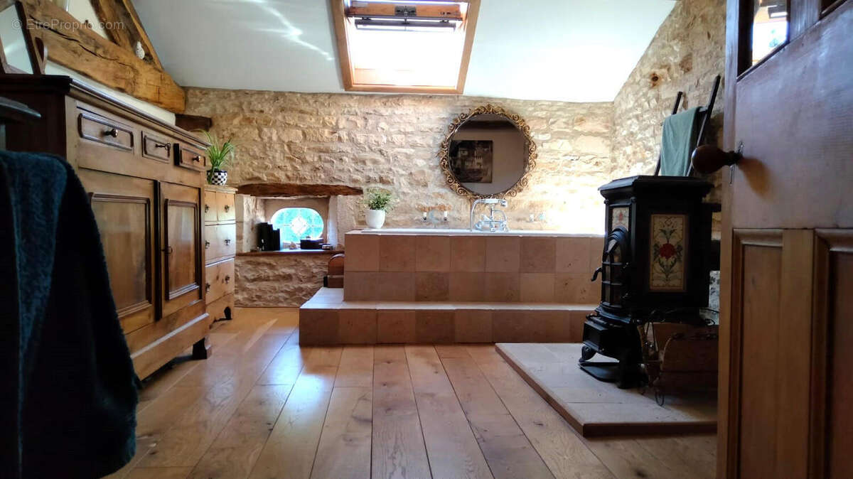 SDB - Maison à SAUZE-VAUSSAIS