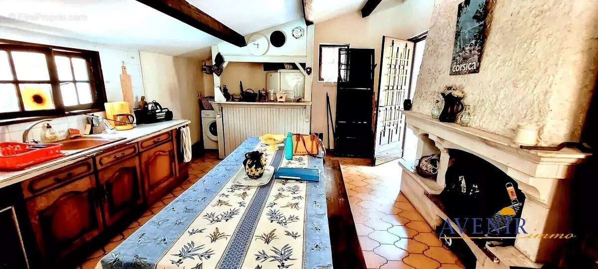 Maison à PLAN-D&#039;AUPS-SAINTE-BAUME