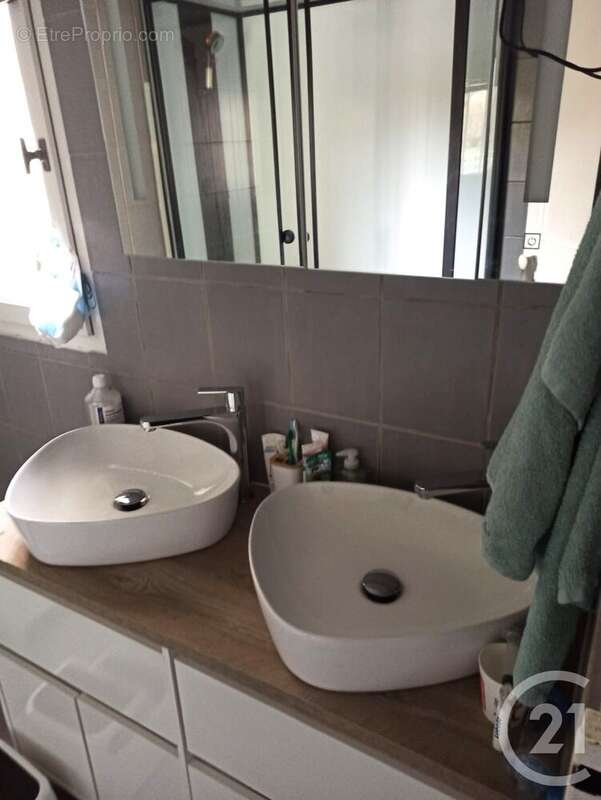 Maison à VER-SUR-LAUNETTE