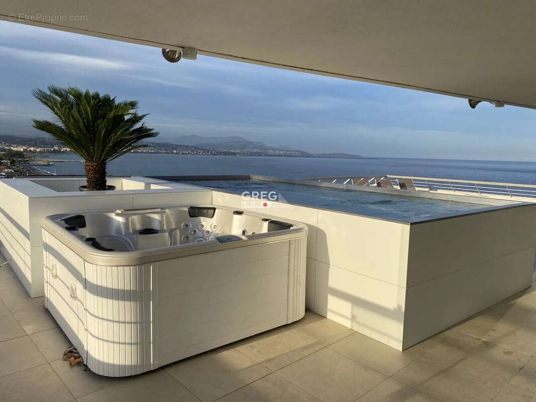 Appartement à VILLENEUVE-LOUBET
