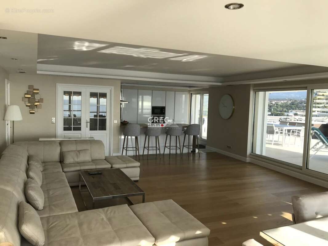 Appartement à VILLENEUVE-LOUBET