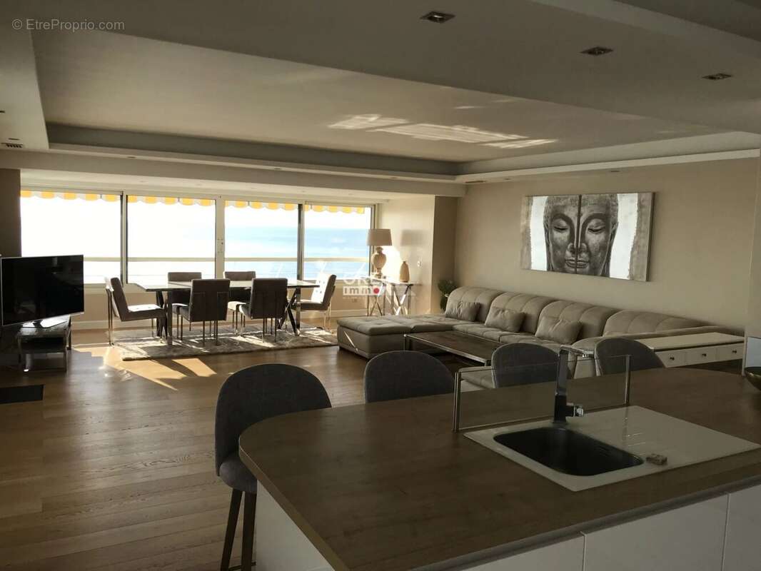 Appartement à VILLENEUVE-LOUBET
