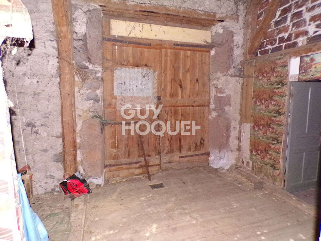 Maison à SIAUGUES-SAINTE-MARIE