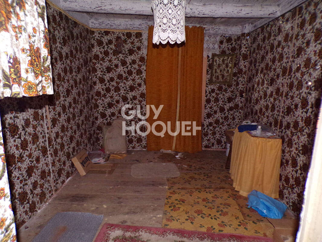 Maison à SIAUGUES-SAINTE-MARIE