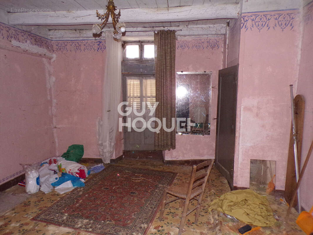 Maison à SIAUGUES-SAINTE-MARIE