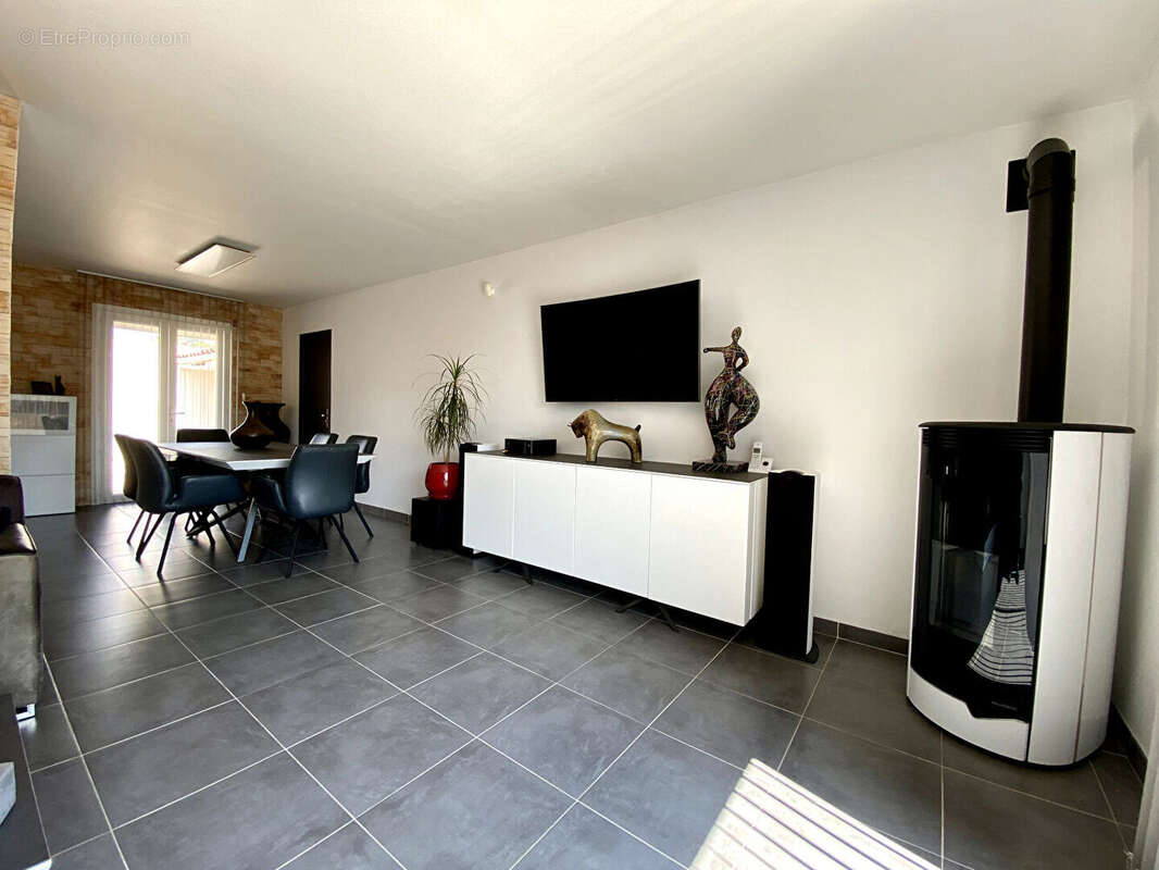 Maison à SAINT-CANNAT