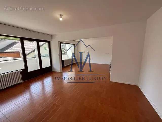 Appartement à LA ROCHE-SUR-FORON