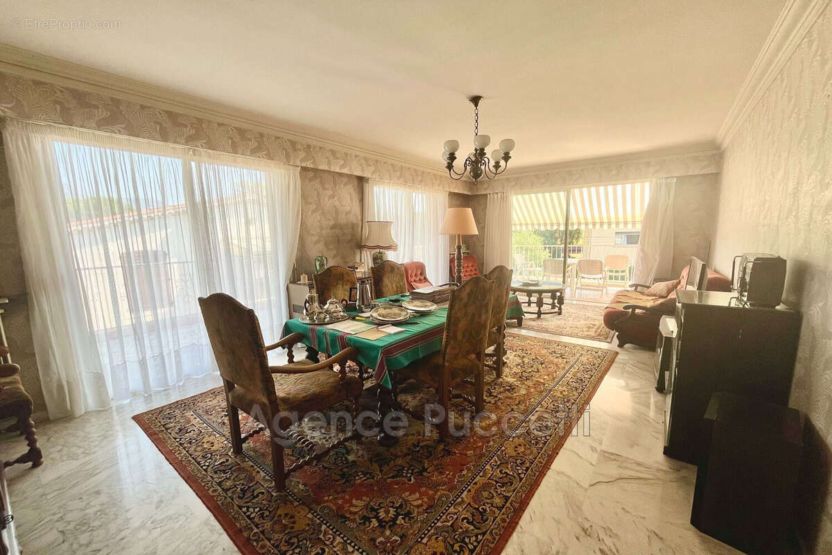 Appartement à VENCE