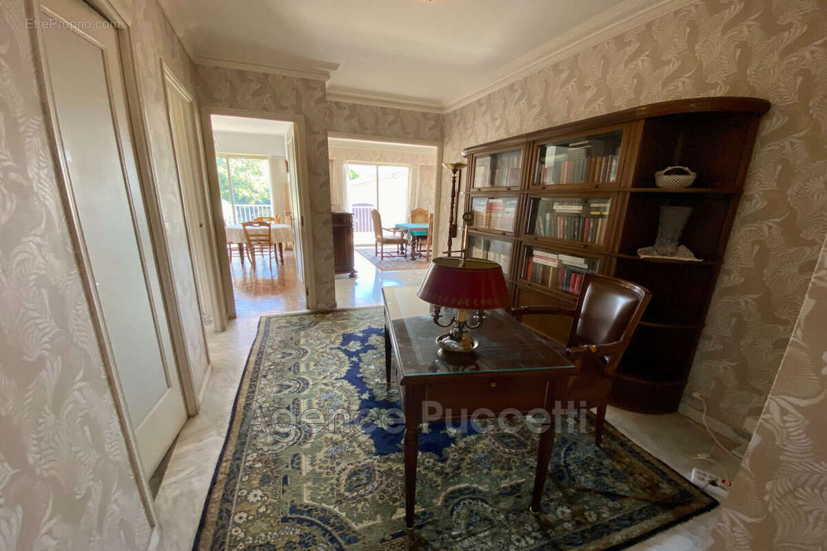 Appartement à VENCE