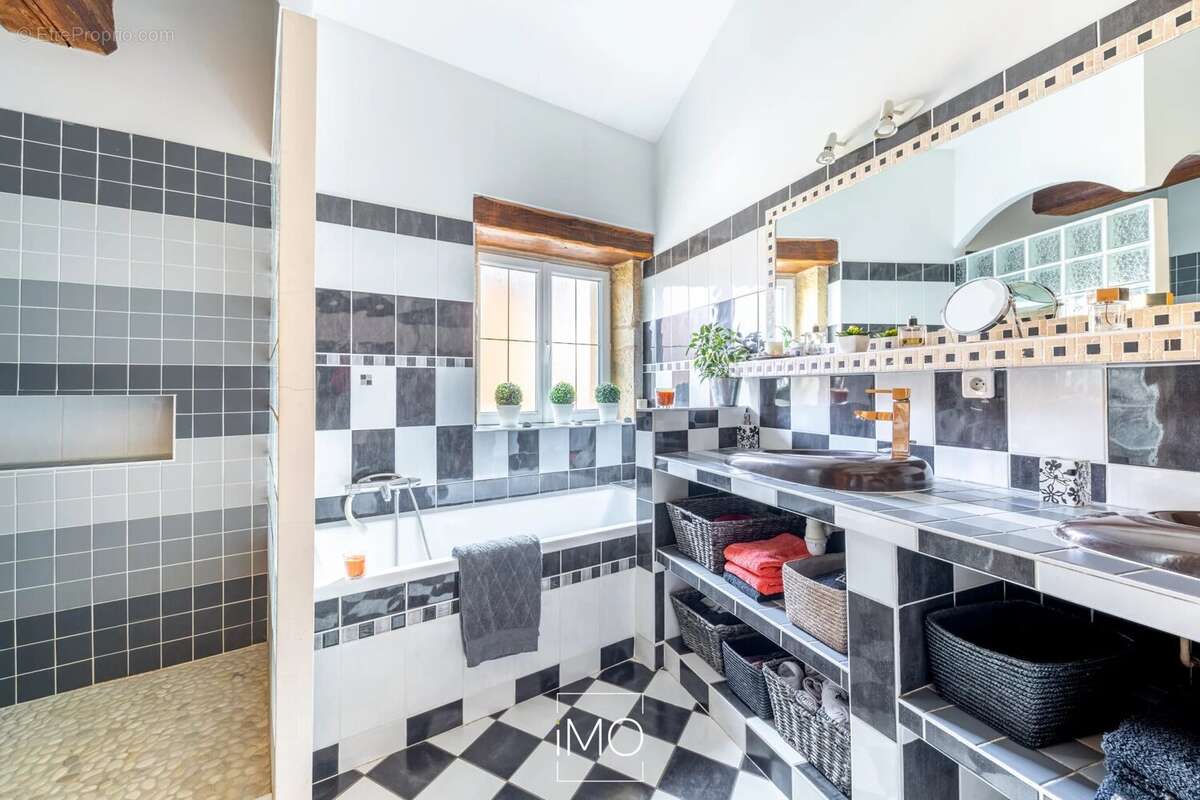 Maison à LES CHERES