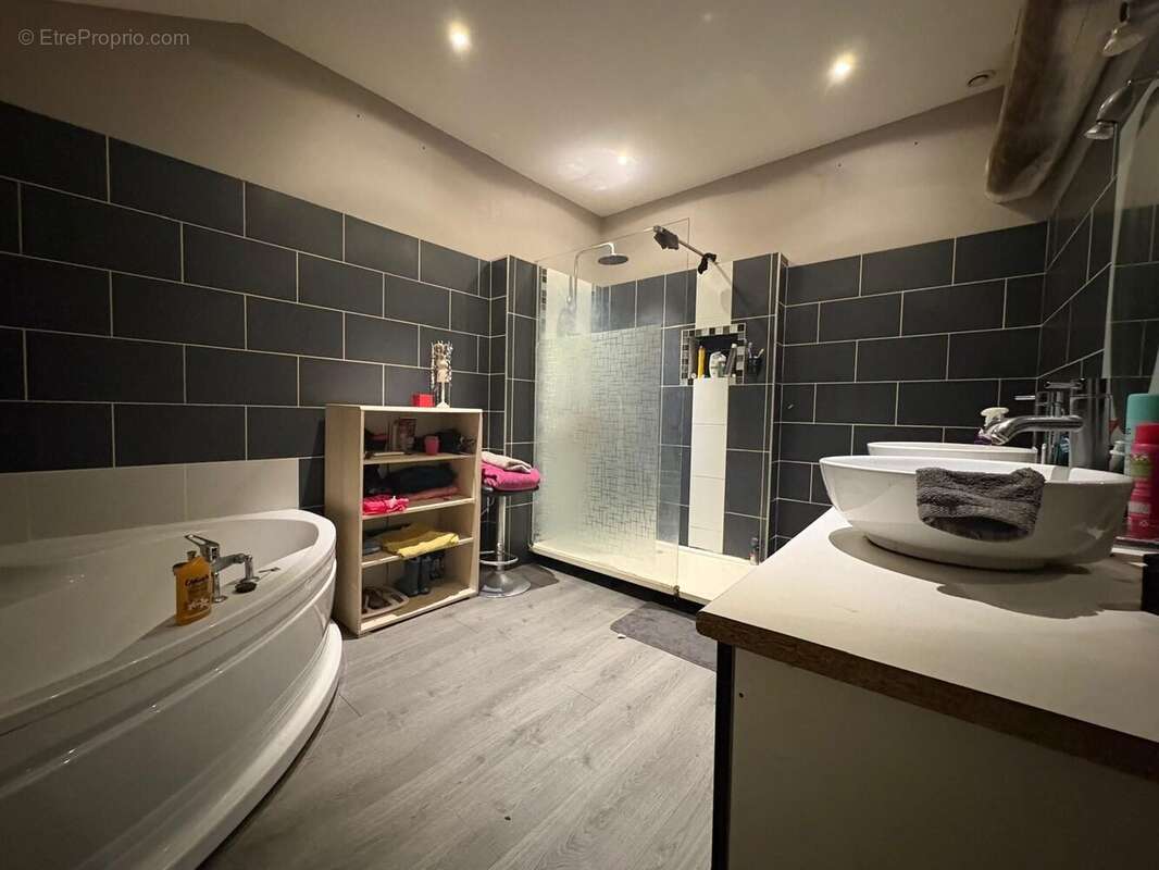 Maison à ESCUROLLES