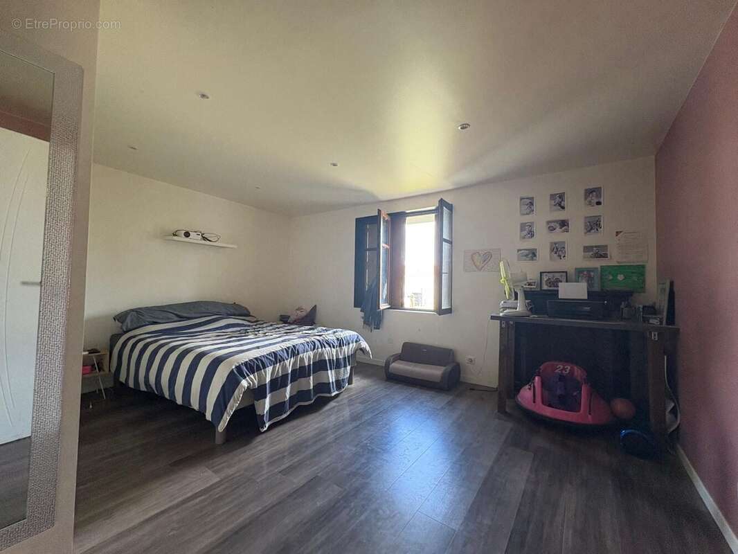 Maison à ESCUROLLES