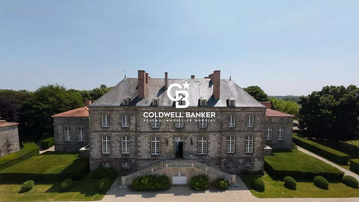 Maison à LES HERBIERS