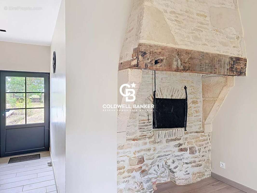 Maison à CHAMPAGNE-LES-MARAIS