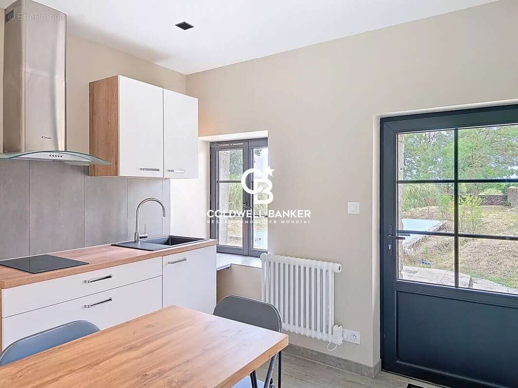 Maison à CHAMPAGNE-LES-MARAIS