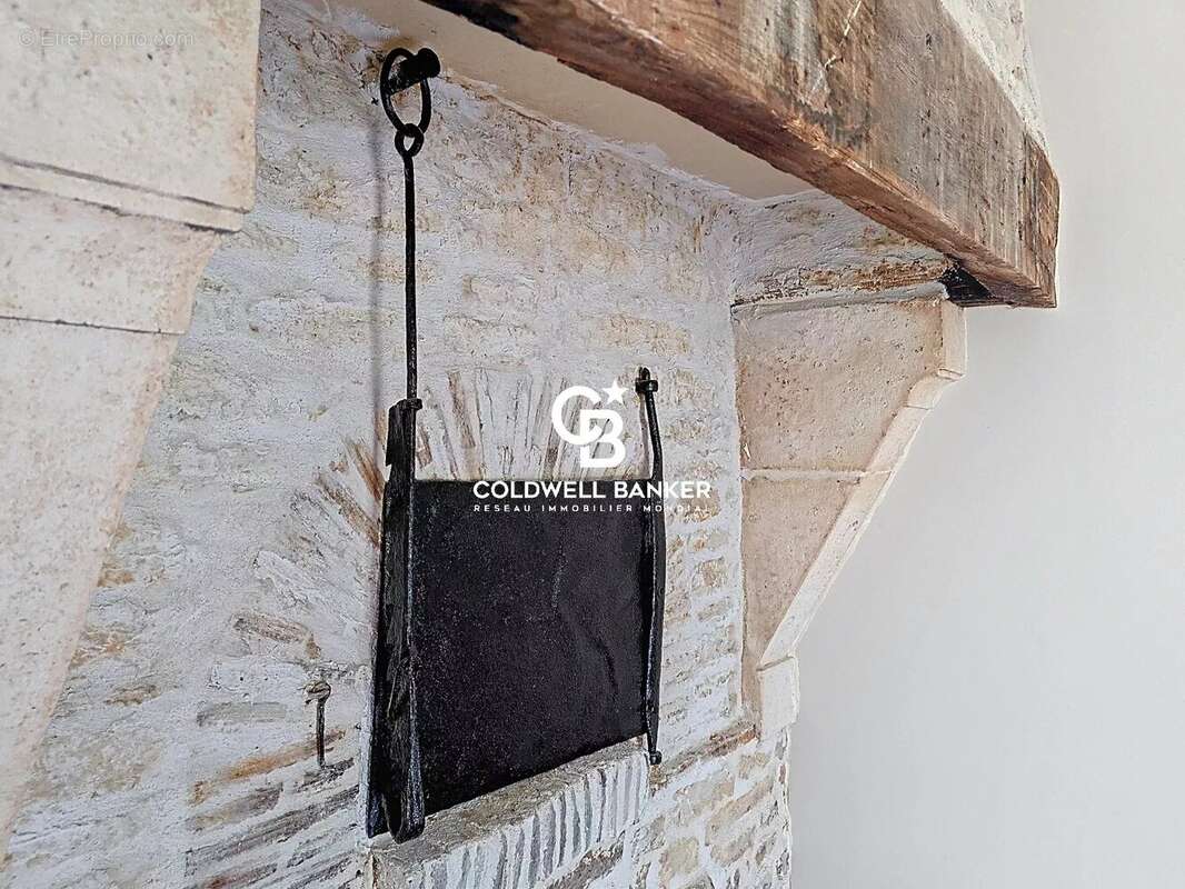 Maison à CHAMPAGNE-LES-MARAIS