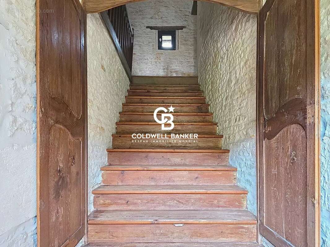 Maison à CHAMPAGNE-LES-MARAIS