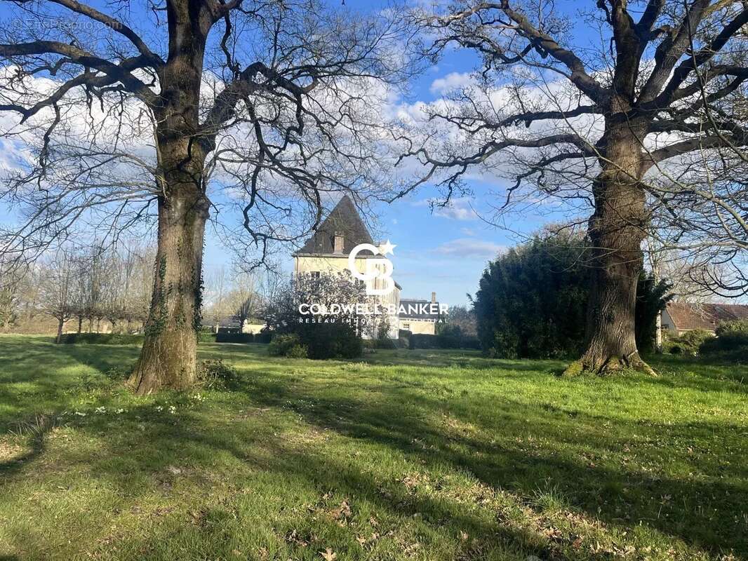 Maison à MOUTIERS-LES-MAUXFAITS