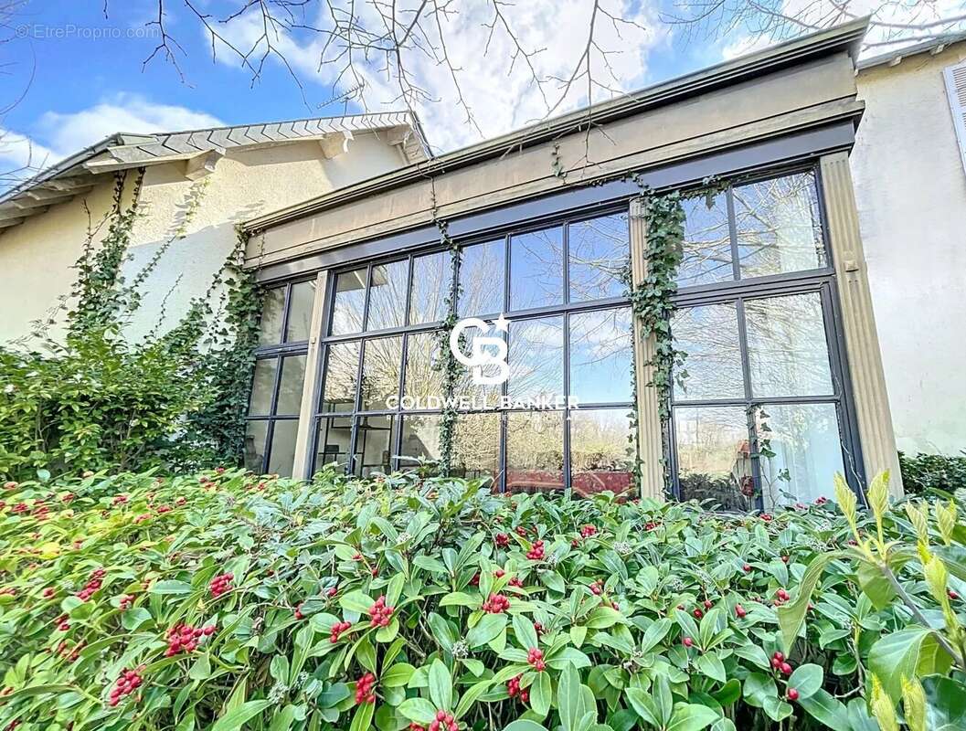 Maison à MOUTIERS-LES-MAUXFAITS