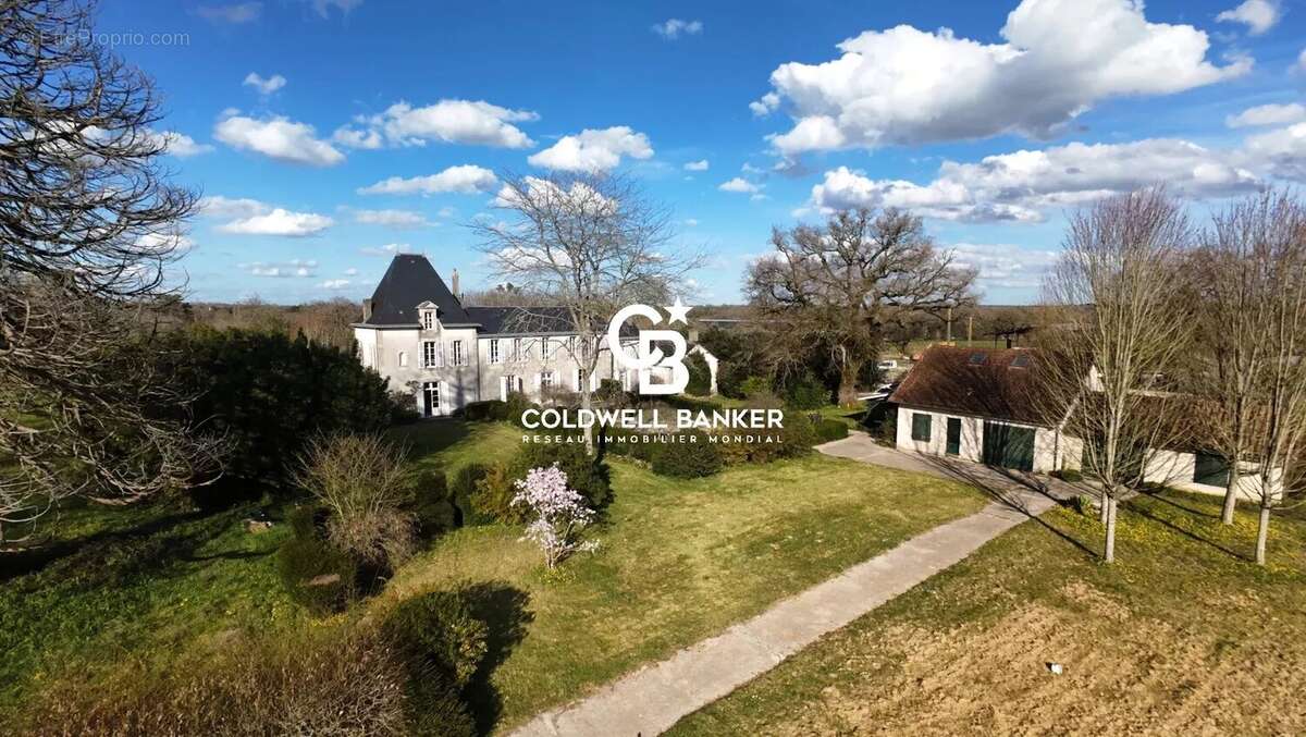 Maison à MOUTIERS-LES-MAUXFAITS
